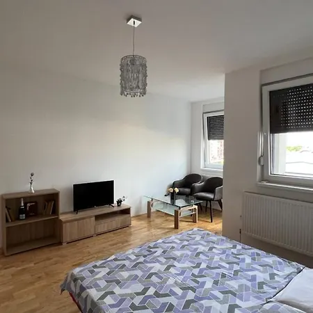 Una, Апартаменты *