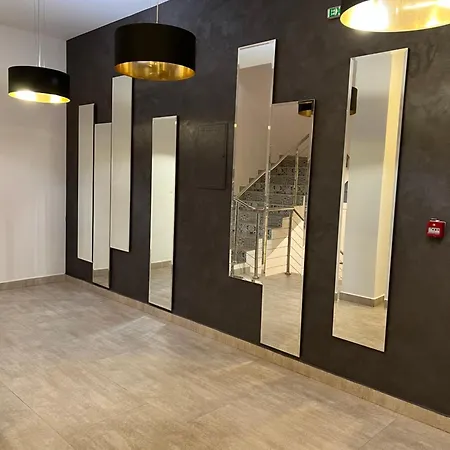 Una, Apartment